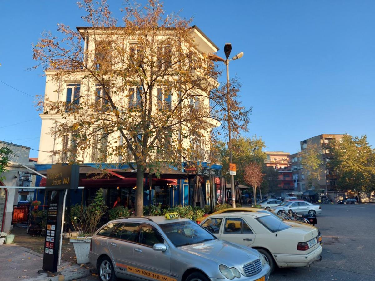 Amo'S Hotel Shkodër Екстериор снимка