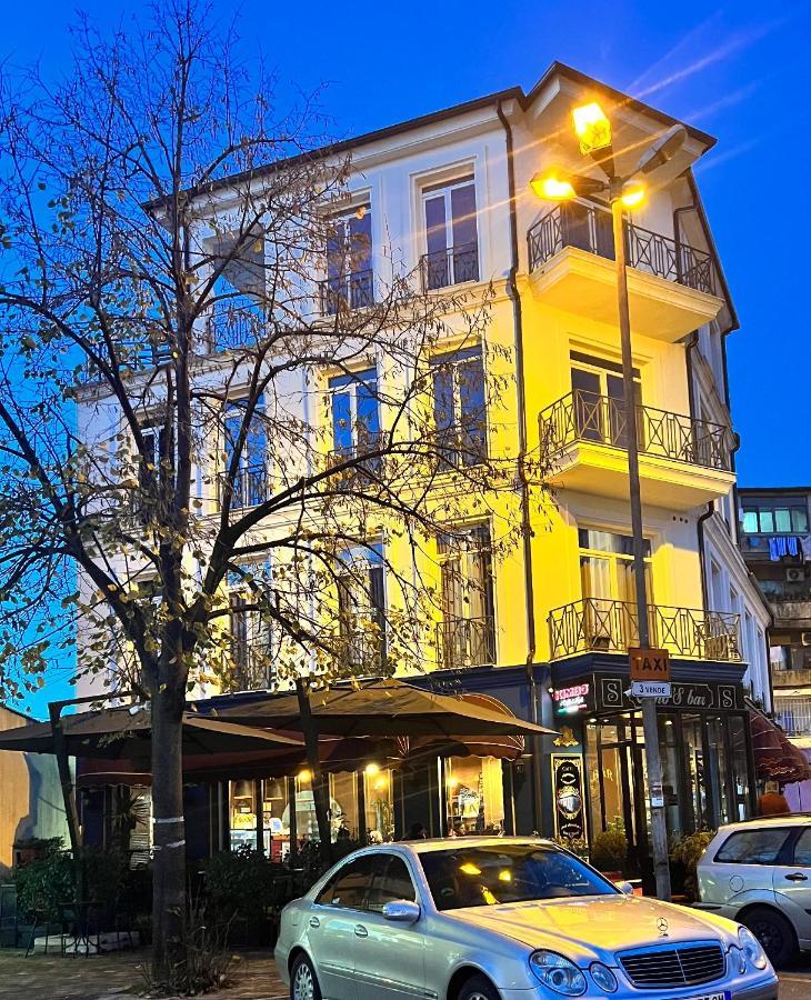 Amo'S Hotel Shkodër Екстериор снимка