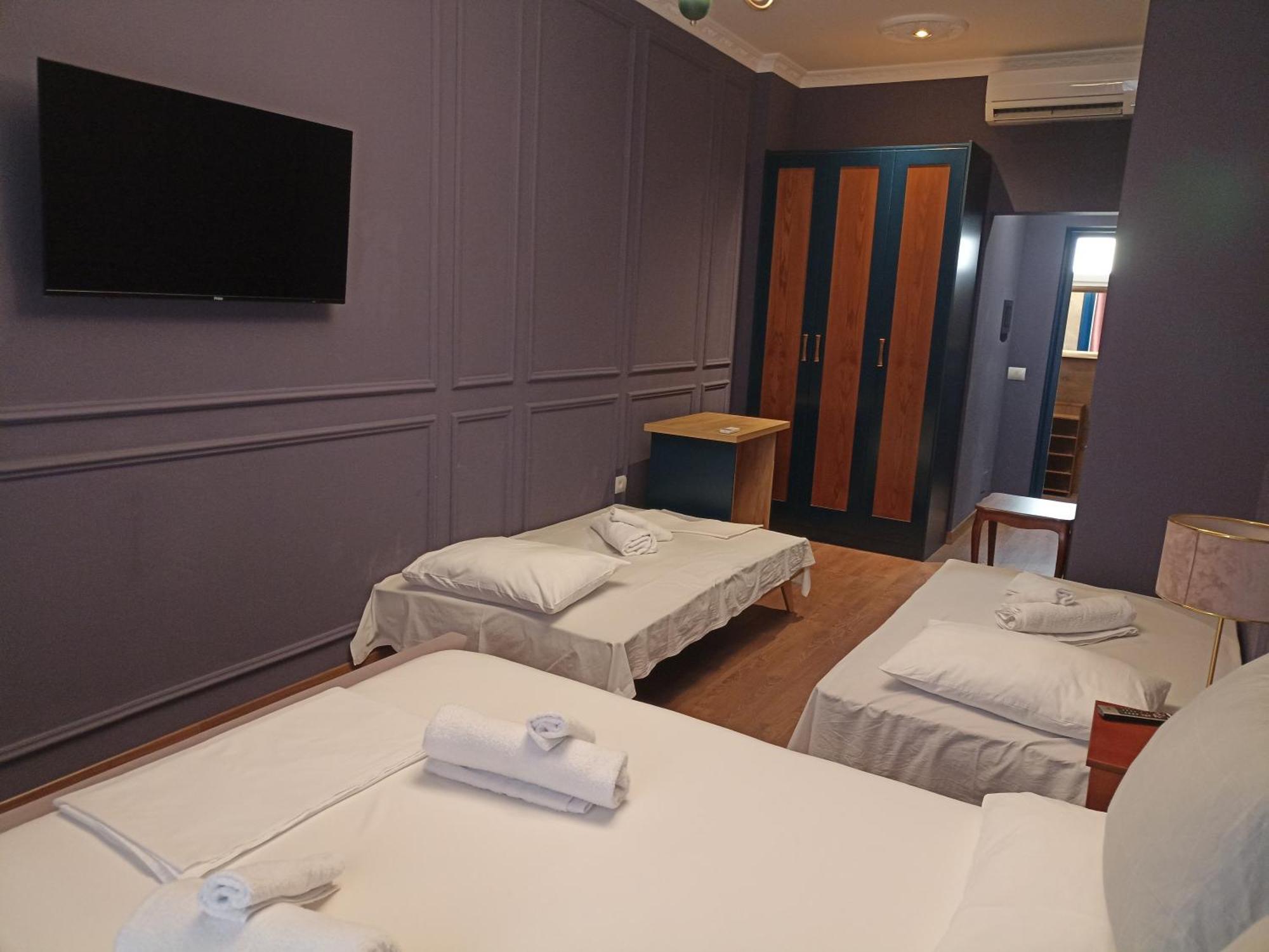 Amo'S Hotel Shkodër Екстериор снимка