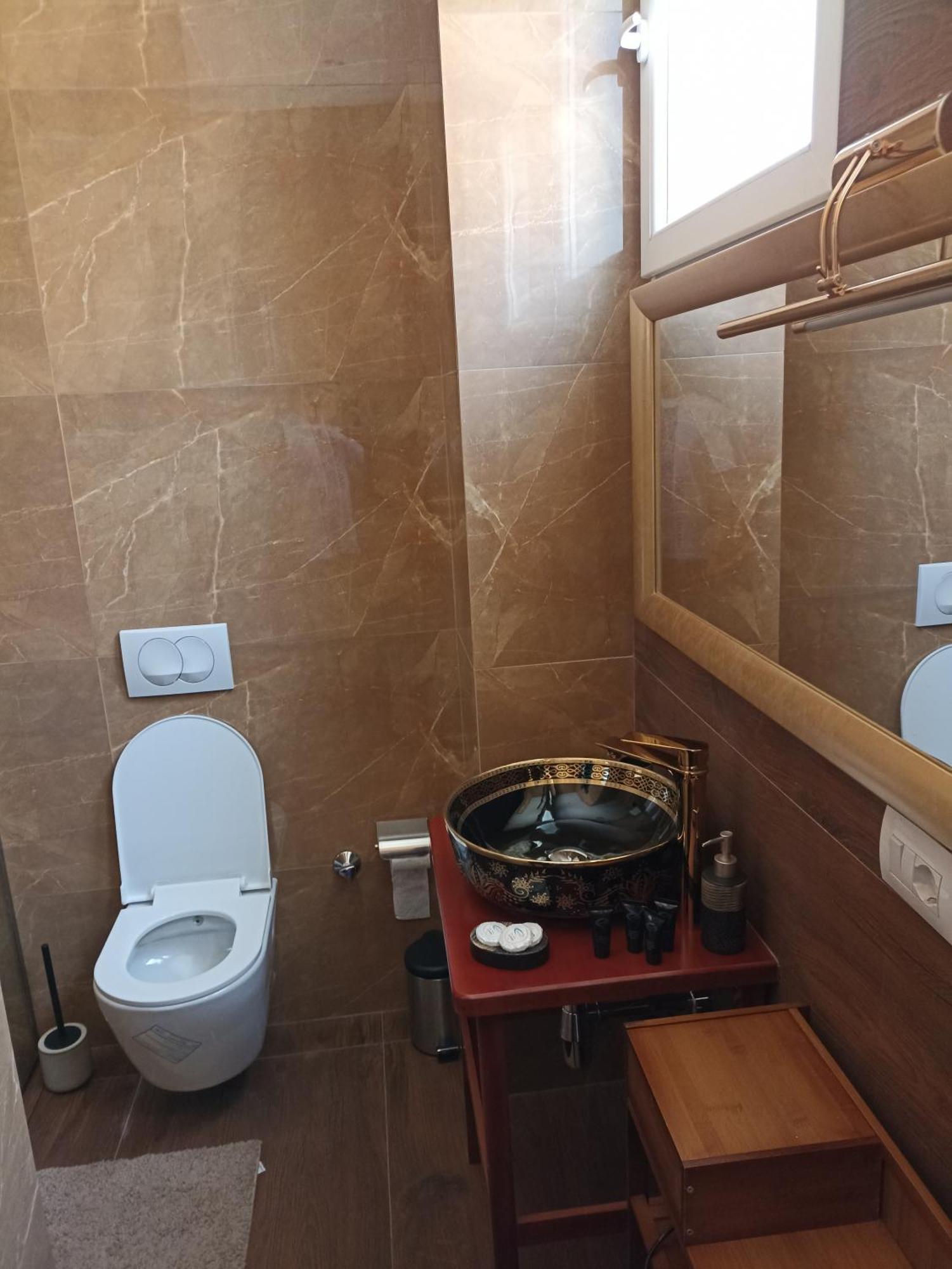 Amo'S Hotel Shkodër Екстериор снимка
