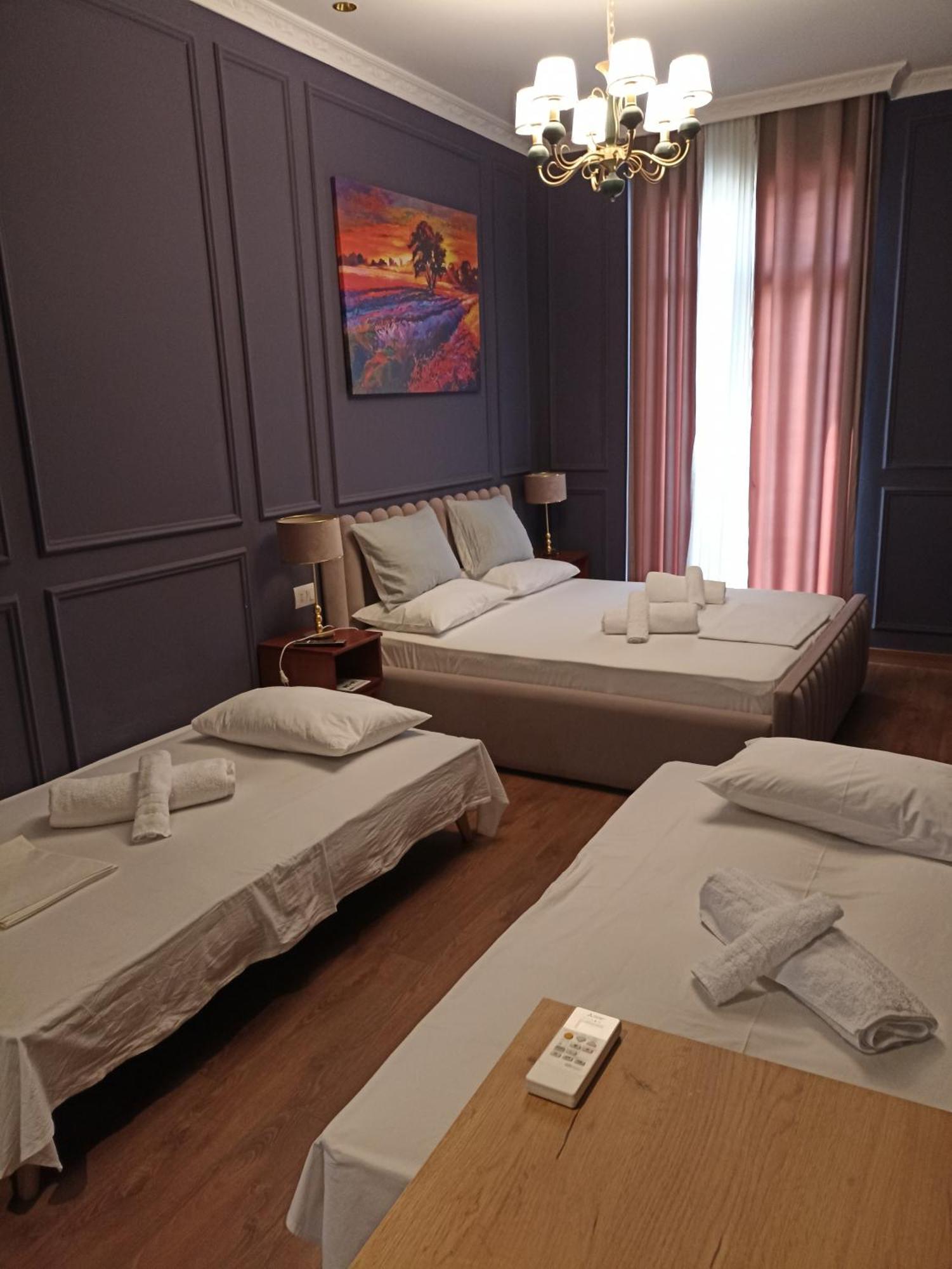 Amo'S Hotel Shkodër Екстериор снимка