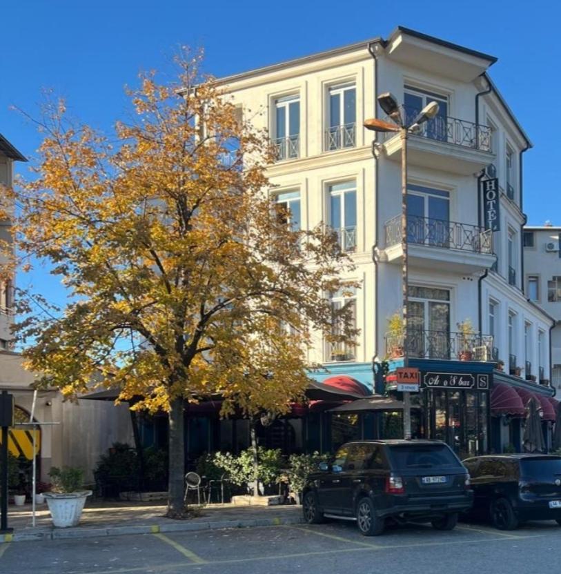 Amo'S Hotel Shkodër Екстериор снимка